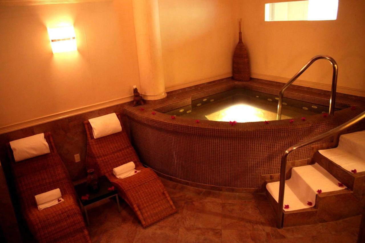 Hotel Real Del Bosque Golf And Spa Tula de Allende Extérieur photo