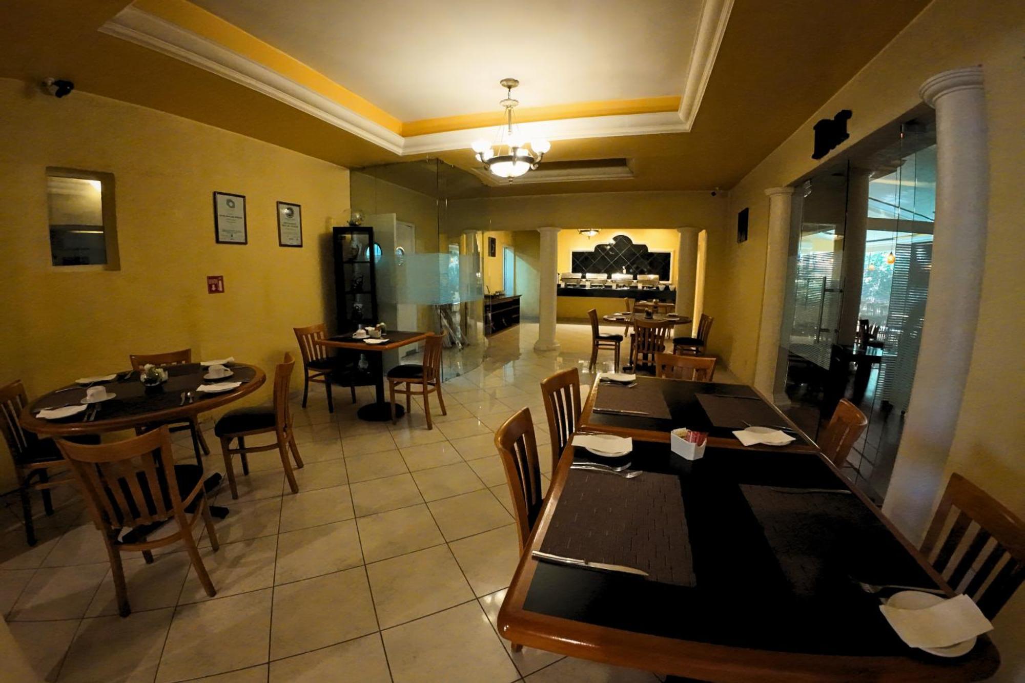 Hotel Real Del Bosque Golf And Spa Tula de Allende Extérieur photo