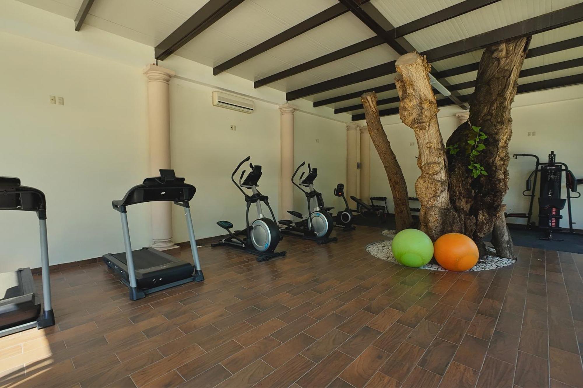 Hotel Real Del Bosque Golf And Spa Tula de Allende Extérieur photo