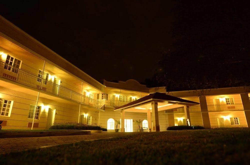 Hotel Real Del Bosque Golf And Spa Tula de Allende Extérieur photo